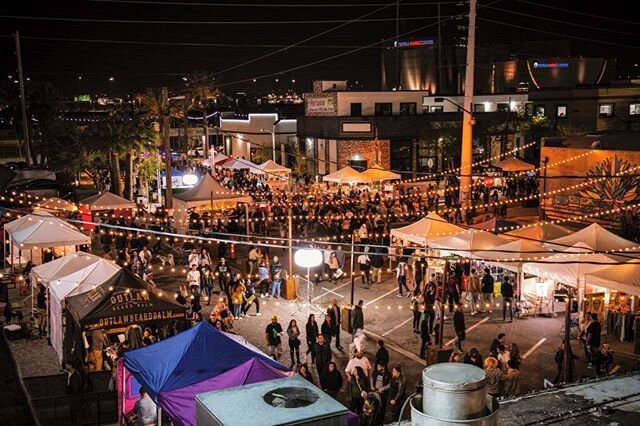 First Fridays no Downtown Arts District ​